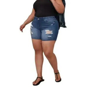 NWT Torrid 5 Inch Bombshell Premium Stretch High-Rise Distressed Shorts Size 24